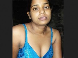 Passionate Indian women have intense sexual encounter in rural setting