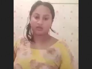 Aroused Bangladeshi woman receives intense oral and manual stimulation
