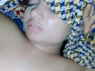 Seductive wife experiences intense pleasure