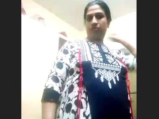 Boyfriend surprises by watching his girlfriend's mother filming herself