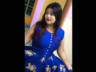 Lover pleasures chubby girl's beautiful pussy with fingers and penetration