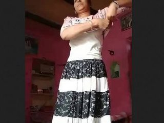 Indian sister reveals her curves as she unzips her outfit