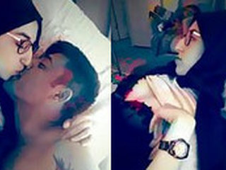 Desi seduction: Turbanli's sensual oral pleasure