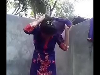 Indian girlfriend poses nude for boyfriend in bathroom