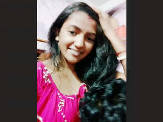 Vigo clip featuring passionate couples