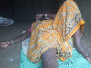 Quick action in the village: Desi aunty and her lover