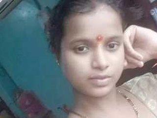 Indian spouse undresses for a bath and contacts her spouse