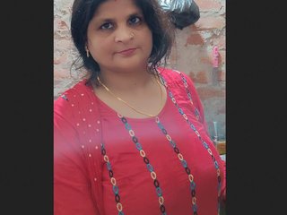 Live show of busty Punjabi bhabhi's sensual self-pleasure and breast display