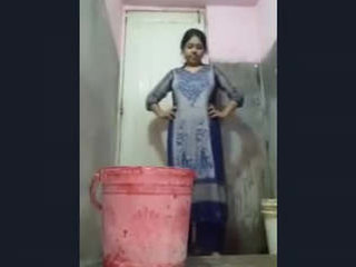 New video of gorgeous married Indian woman seeking satisfaction