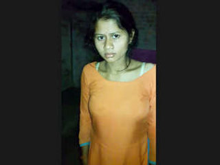 Indian sweetheart's outdoor passion leads to oral pleasure