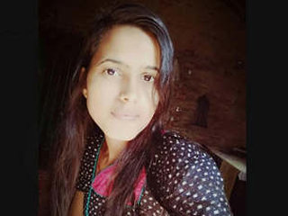 Indian girlfriend shares intimate photos and videos with her partner