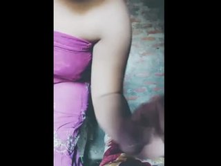 Village bhabi's seductive physique