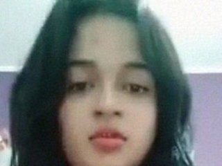 Naked Indian girl masturbates to please her boyfriend with selfie video