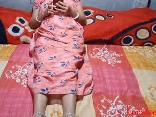Rustic Bengali bhabhi has phone sex in village