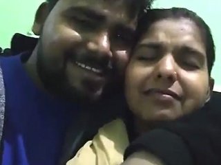 Watch a hot bhabhi get naughty in this steamy video