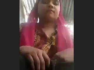 Desi girl shows off her skills in a village video