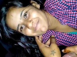 Desi babe gives a blowjob in Hindi