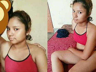 Desi teen Zareen gets naughty on camera