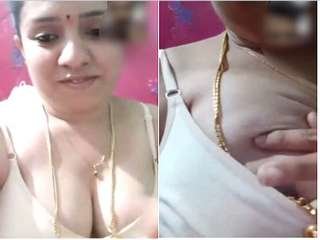 Desi aunty flaunts her breasts in exclusive video call with lover