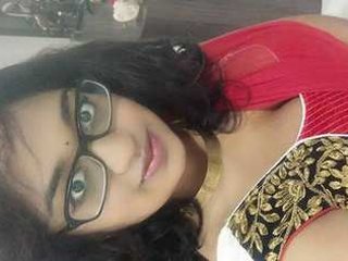 Cute Desi girl pleasures herself in solo video