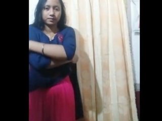 Indian teen reveals her body in a sexy dress