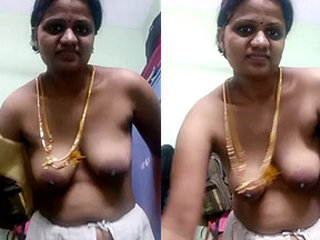 Desi aunty's sizzling striptease