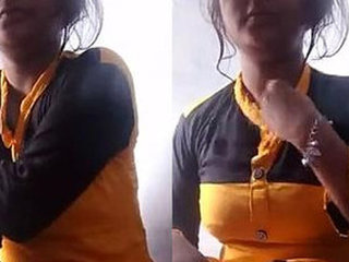 Desi hottie washes her body in the bathroom and gets naughty