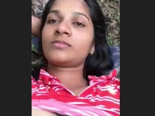 Cute desi girl gets fucked in the great outdoors