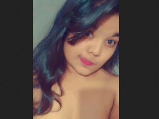 Cute girl flaunts her naked body in a steamy video