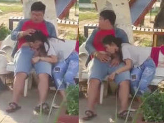 College girl caught sucking a big cock in the park