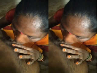 Exclusive Tamil bhabhi gives a blowjob in HD video