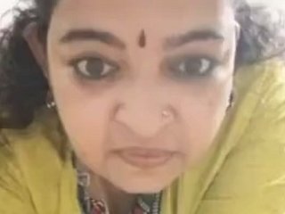 Mallu babe's nude video showcasing big boobs and curvy ass