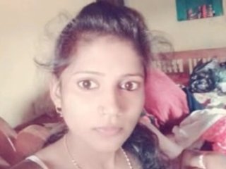 Indian girl gets fucked hard in a steamy video