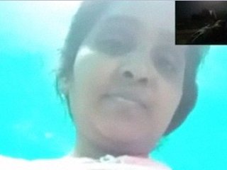 Big-boobed Desi bhabhi in full-length video with nude call