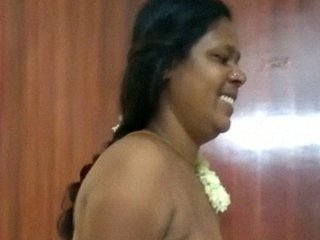 Mallu babe Jasmine Ceci goes nude in a Kerala mallu video