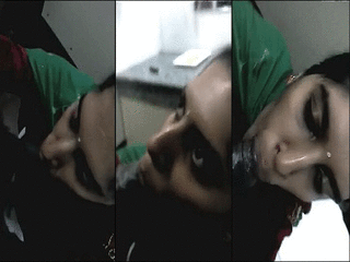 Desi wife's office sex video with blowjob leaked online