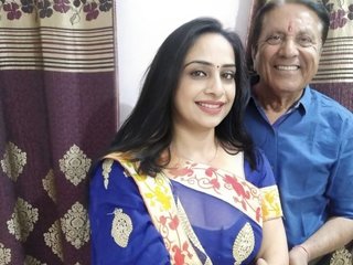 Desi bhabhi's natural nudity on camera