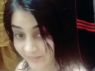 Pakistani girl's nude selfie for her lover