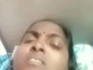 Indian desi MILF strips naked and teases in XXX video for online viewers