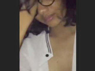 College girl gets naughty with her boyfriend in MMS video
