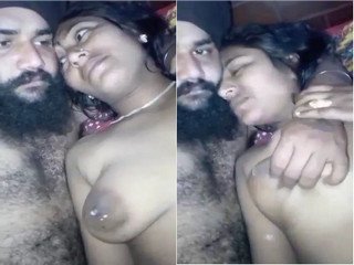 Aunty fucks college girl in hot MMS video