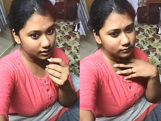 Indian bhabhi gets her pussy fucked and wanked