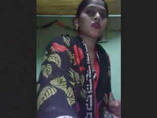 Desi Budi's latest video is a must-see for fans