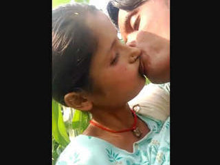 Desi couple enjoys passionate sex in the wild