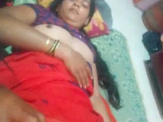 Indian bhabhi's big boobs and pussy get recorded