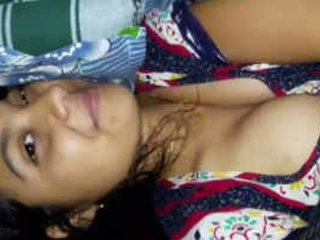 Desi girl's nude selfie video goes viral