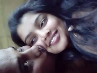 Indian woman gives a sensual blowjob with kissing