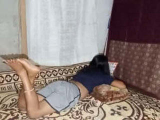 Srilankan beauty gets fucked by her lover in a steamy home encounter