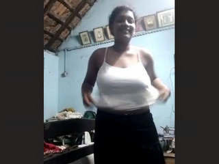 Tamil babe flaunts her big boobs