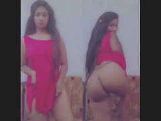 Desi girl flaunts her sexy curves and shows off her ass